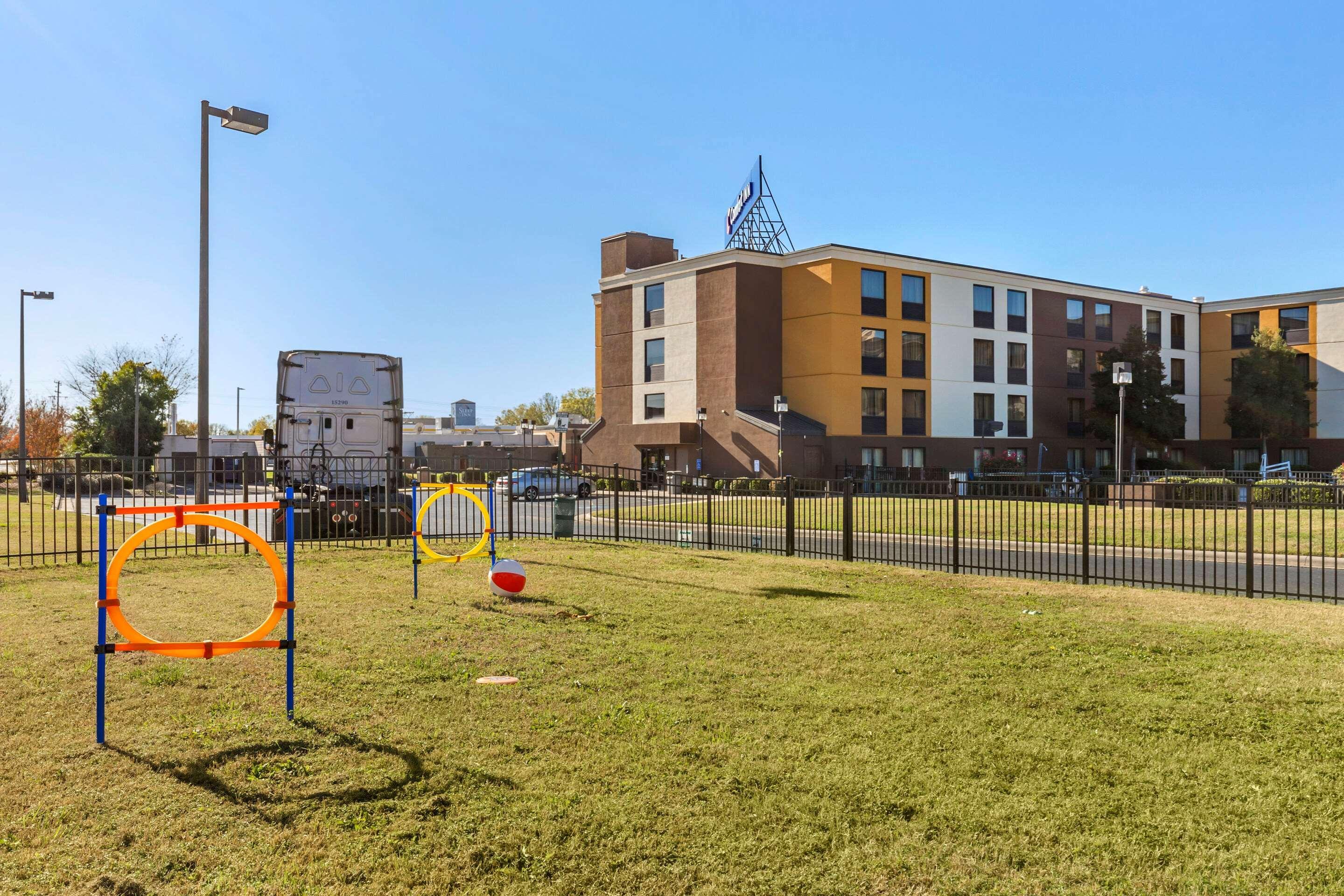 Comfort Inn Fort Mill Amusement Park At Carowinds Blvd Bagian luar foto